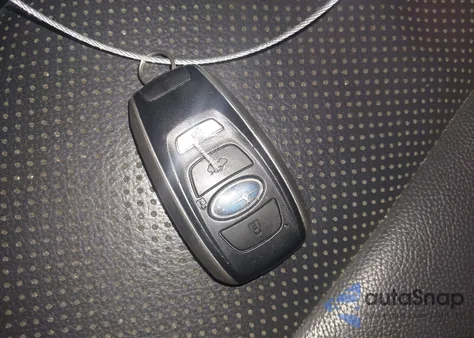 2019 Subaru Ascent Premium z USA, uszkodzony, nr VIN 4S4WMAHD0K3413657